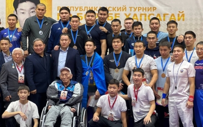 Хапсагай: На турнире в Якутске чемпионы получили крупные денежные призы