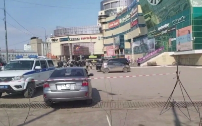 В Якутске эвакуировали посетителей торгового центра "СахаЭкспоЦентр" из-за сообщения о минировании