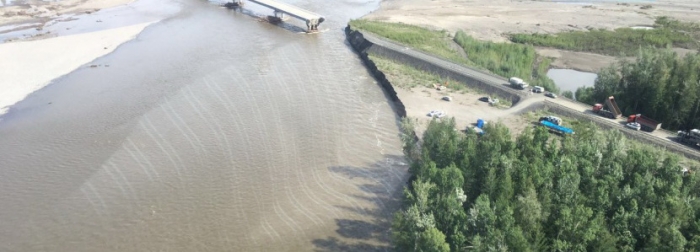 ЧС в Якутии: разрыв моста через реку Эльги увеличился в 4 раза