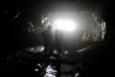 Работник якутской шахты погиб из-за обрушения горной породы