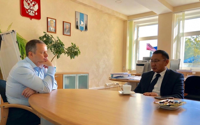 
            Алексей Колодезников обсудил с руководителями Правительства Сахалина вопросы авиаперевозок        