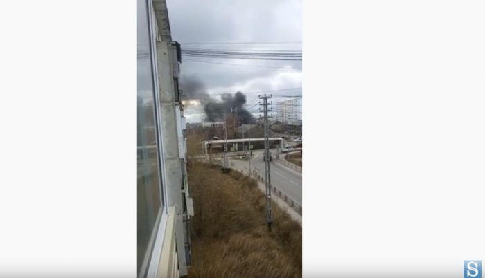 
            Видеофакт: В Якутске горит жилой дом        