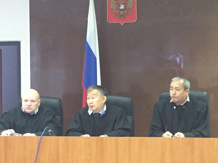 
            В Верховном суде Якутии отложено рассмотрение резонансного уголовного дела - гибели вахтовика в Алдане        