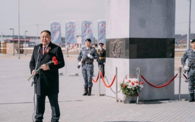 Поздравление Председателя Якутской городской Думы Альберта Семенова с Днем Победы