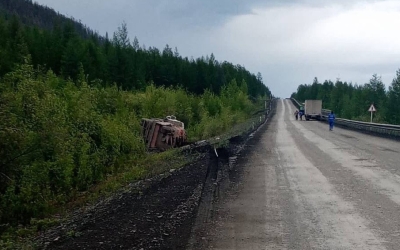 В Якутии в ДТП погиб водитель большегруза