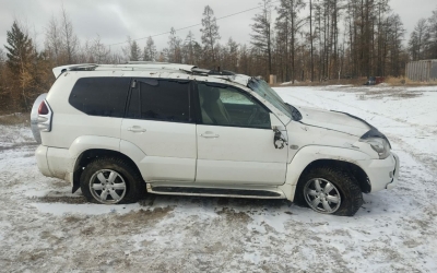 В Якутии автоледи перевернулась на автомобиле