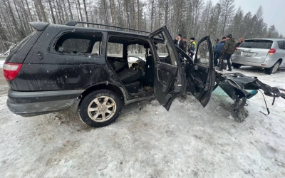 В Якутии столкнулись грузовой и легковой автомобили