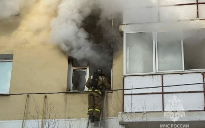 В Якутске загорелась квартира в высотном доме