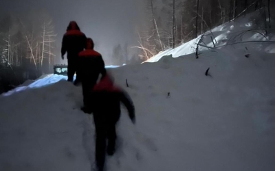 Спасатели Таттинского улуса оказали помощь водителям на месте схода снежной лавины
