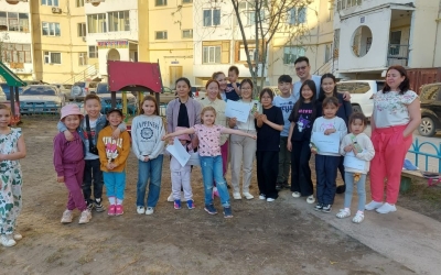 Замечательные соседи: Как семья Лугиновых сдружила жильцов по подъезду