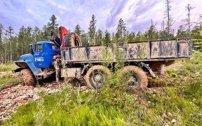 В Якутии водитель выпрыгнул из кабины и погиб