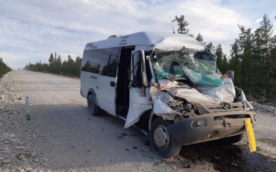 В Мирнинском районе в ДТП с участием автобуса пострадали 4 человека