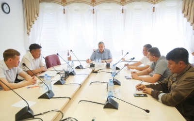 Народный депутат Павел Петров обсудил вопросы водоснабжения села Маган