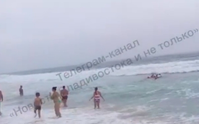 Якутянин помог спасти двух взрослых и ребенка на пляже в Ливадии