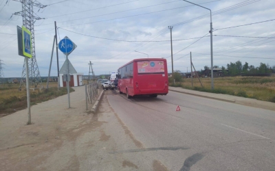 В Якутске автобус столкнулся с иномаркой: Пострадали водитель и пассажиры "Субару"