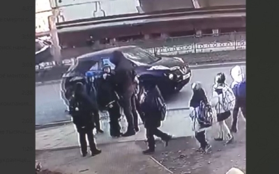 В Якутске мужчина напал на детей