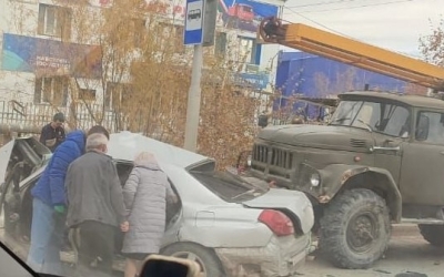 В Якутске в жестком ДТП погибли двое мужчин: Девушка-пассажирка госпитализирована