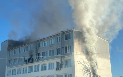 Двое человек пострадали в крупном пожаре в центре Якутска