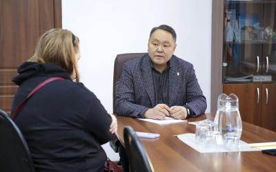 Прием граждан провел Председатель Якутской городской Думы Альберт Семенов
