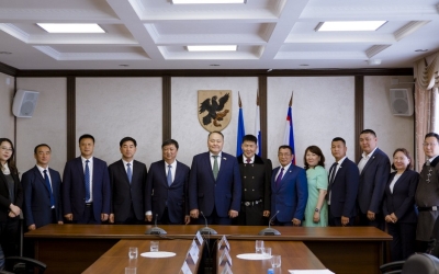 Председатель Якутской городской Думы Альберт Семенов встретился с делегацией из Китая