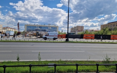 В Якутске возбуждено уголовное дело по факту травмирования 74-летней прохожей из-за обрушения забора