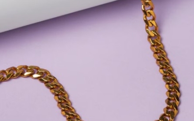 В Якутске мужчина с помощью лески похитил золотую цепочку стоимостью 400 000 рублей