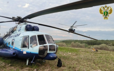 Вертолет «Авиакомпания «Алроса» совершил незапланированную посадку в лесу