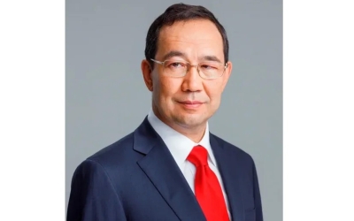 Глава Якутии Айсен Николаев поздравляет с Днём Государственного флага Российской Федерации