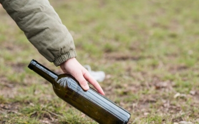 В речпорту Якутска приезжий мужчина нанес бутылкой тяжелую травму коллеге