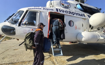 На поиски семьи с малолетними детьми, пропавшей из-за разлива рек почти неделю назад, вылетели спасатели