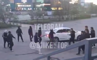 В Якутске две группы молодых людей устроили разборки с битами и пистолетом