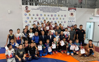 Вольная борьба: В Якутске прошел турнир в честь чемпиона СССР Николая Неустроева