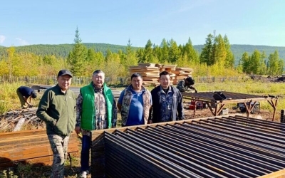 Представитель «Нордголд» обсудил с жителями села Тяня ход строительства школы-сада и компенсационные выплаты