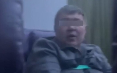 Пострадал на борту самолета: Авиакомпанию оштрафовали за пьяный дебош пассажира и необеспечение безопасности