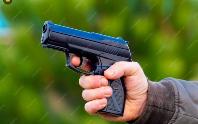 Житель Якутска взял с собой на разборки сигнальный пистолет и… заработал уголовное дело