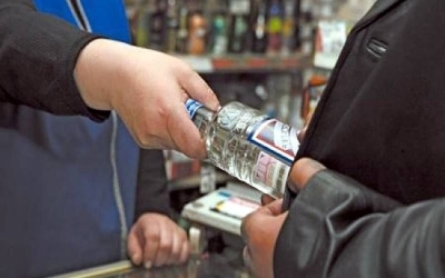 "Штрафуют продавцов и алкоточки": Евгений Григорьев рассказал о нарушениях в продаже алкоголя в Якутске