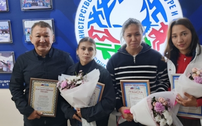 Женская борьба: Путь в Сербию на первенство мира еще не открыт. Якутянкам предстоят прикидочные схватки