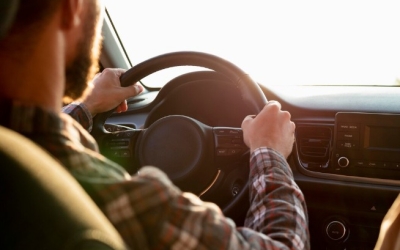 В Якутске мужчина выволок водителя из машины и перепарковал чужой транспорт: Возбуждены уголовные дела об угоне и нанесении побоев