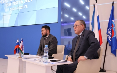 В Федерации профсоюзов Якутии состоялась встреча с главой города Якутска Евгением Григорьевым