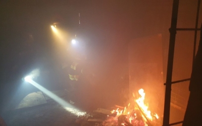 В Верхневилюйске загорелся гараж: Пострадал мужчина