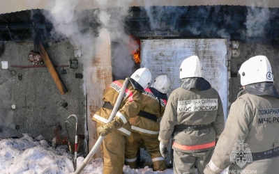 В Якутске во время пожара в гараже погибла 55-летняя женщина