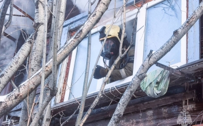 В Якутске на пожаре погибли двое детей и взрослый