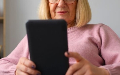 60-летняя жительница Якутии, пытаясь купить игровую валюту, отправила мошенникам более 127 тысяч рублей