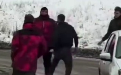 В Самаре велокурьер столкнулся с водителем: конфликт на дороге закончился атакой перцовым спреем