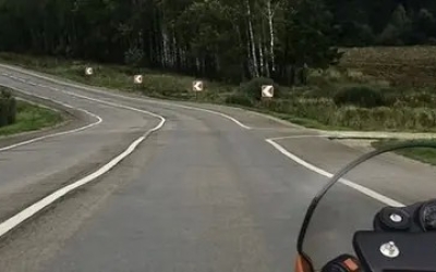 Тест по правилам дорожного движения: Поворот, проезд по мосту и остановка — ответы и объяснения