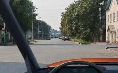 Правила дорожного движения: как правильно развернуться и безопасно проехать перекрёсток