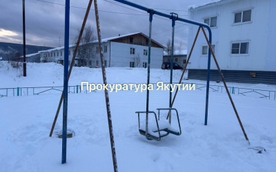 В Якутии суд взыскал с управляющей организации более 3,3 млн рублей в пользу девочки, которая получила травму на детской площадке