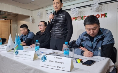 Алексей Окороков провел встречи с трудовыми коллективами приисков Маят и Молодо