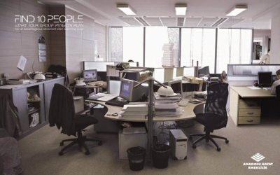 Тест на внимательность: Найдите 10 человек на картинке