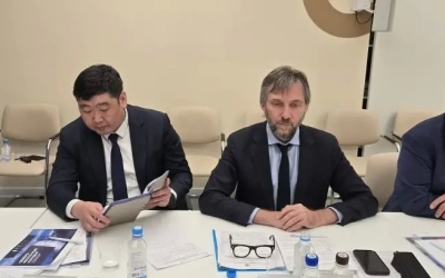Генеральный директор АО «АК «ЖДЯ» Василий Шимохин обсудил с руководством Магаданской области вопросы строительства транспортной инфраструктуры